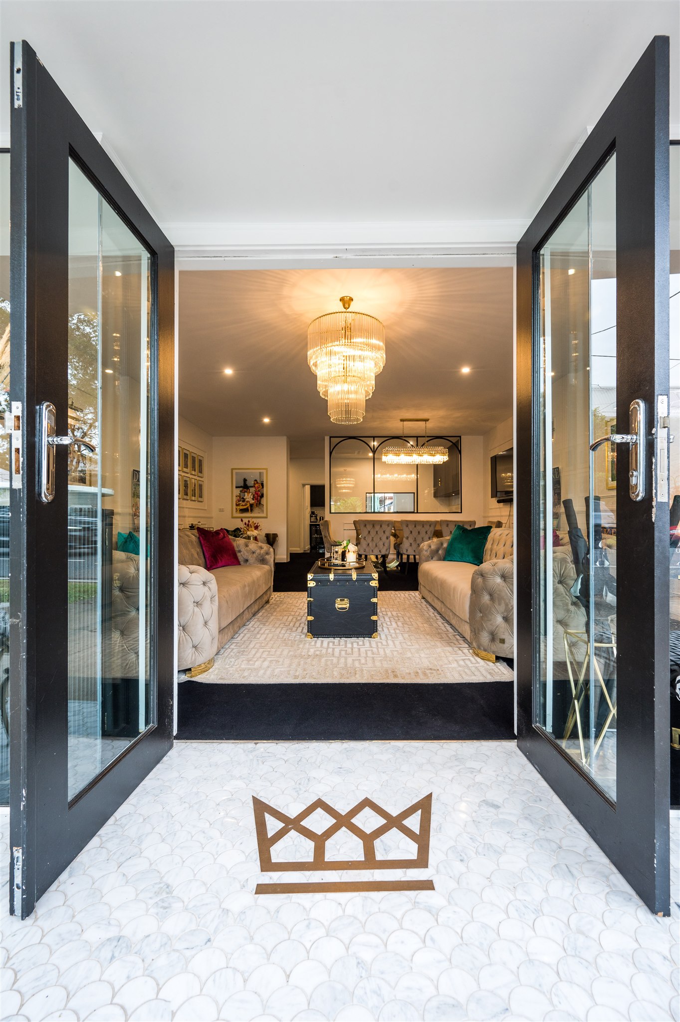 Contemporary Office + Garden Shoot Location | Balmoral, QLD