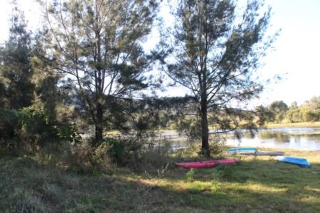 Burrundon | Rural Lakeside Photoshoot Location | Somerset, QLD