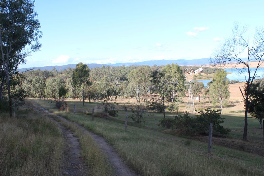 Burrundon | Rural Lakeside Photoshoot Location | Somerset, QLD