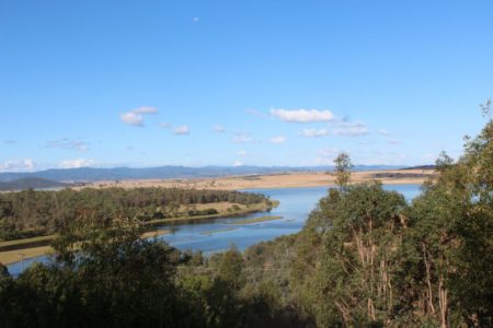 Burrundon | Rural Lakeside Photoshoot Location | Somerset, QLD