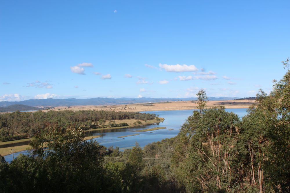 Burrundon | Rural Lakeside Photoshoot Location | Somerset, QLD