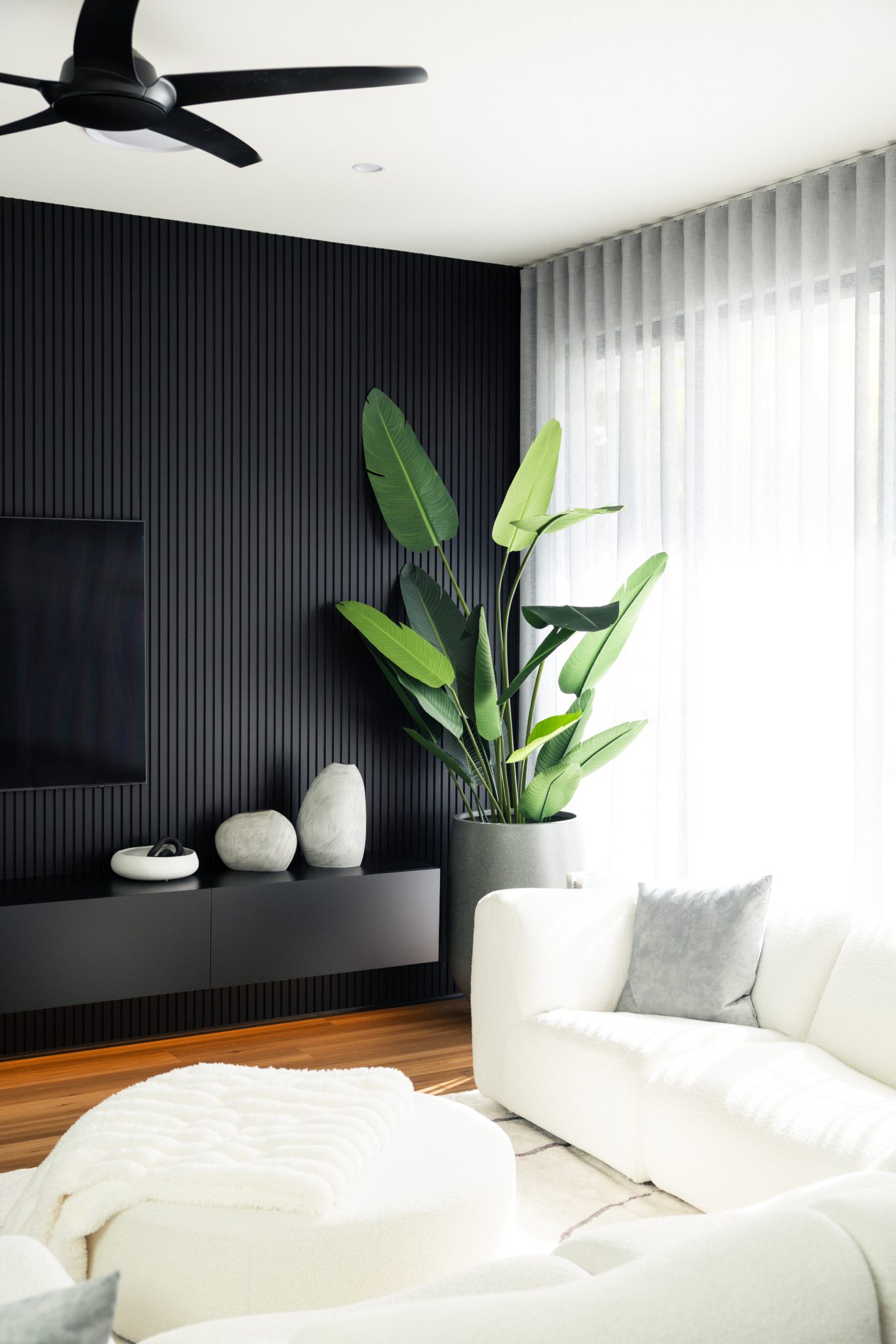 Onyx Coolum | Monochrome Minimalist Photoshoot Location | Coolum Beach, QLD