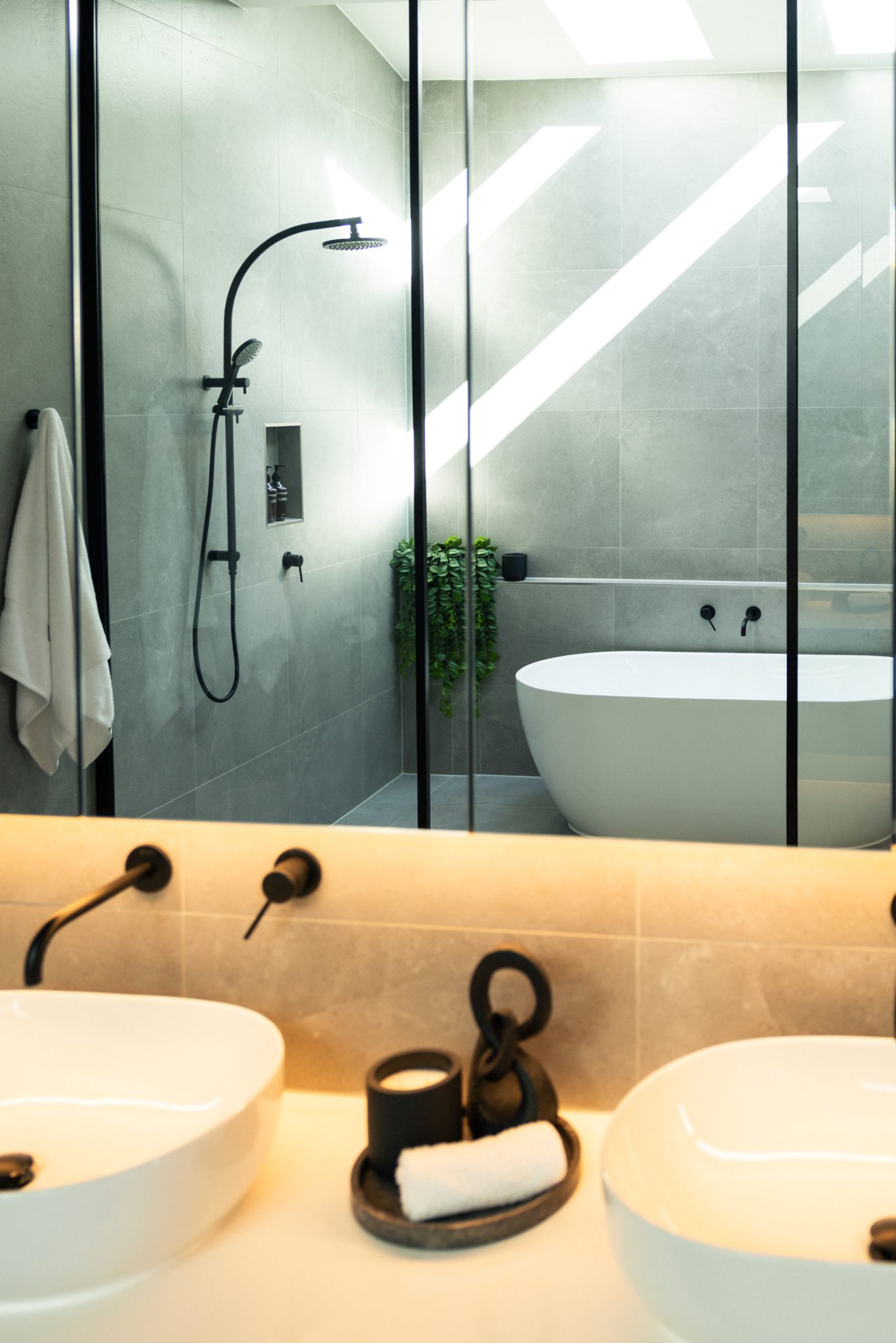 Onyx Coolum | Monochrome Minimalist Photoshoot Location | Coolum Beach, QLD