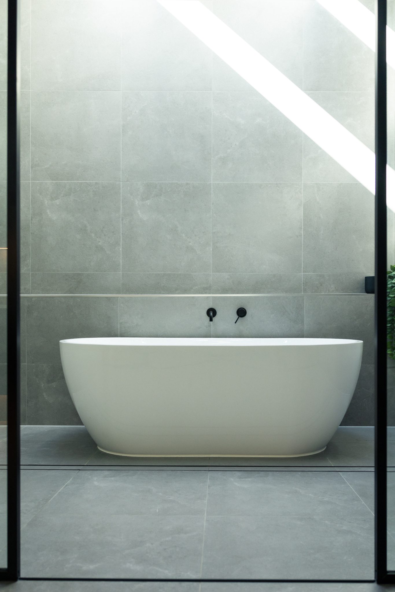 Onyx Coolum | Monochrome Minimalist Photoshoot Location | Coolum Beach, QLD