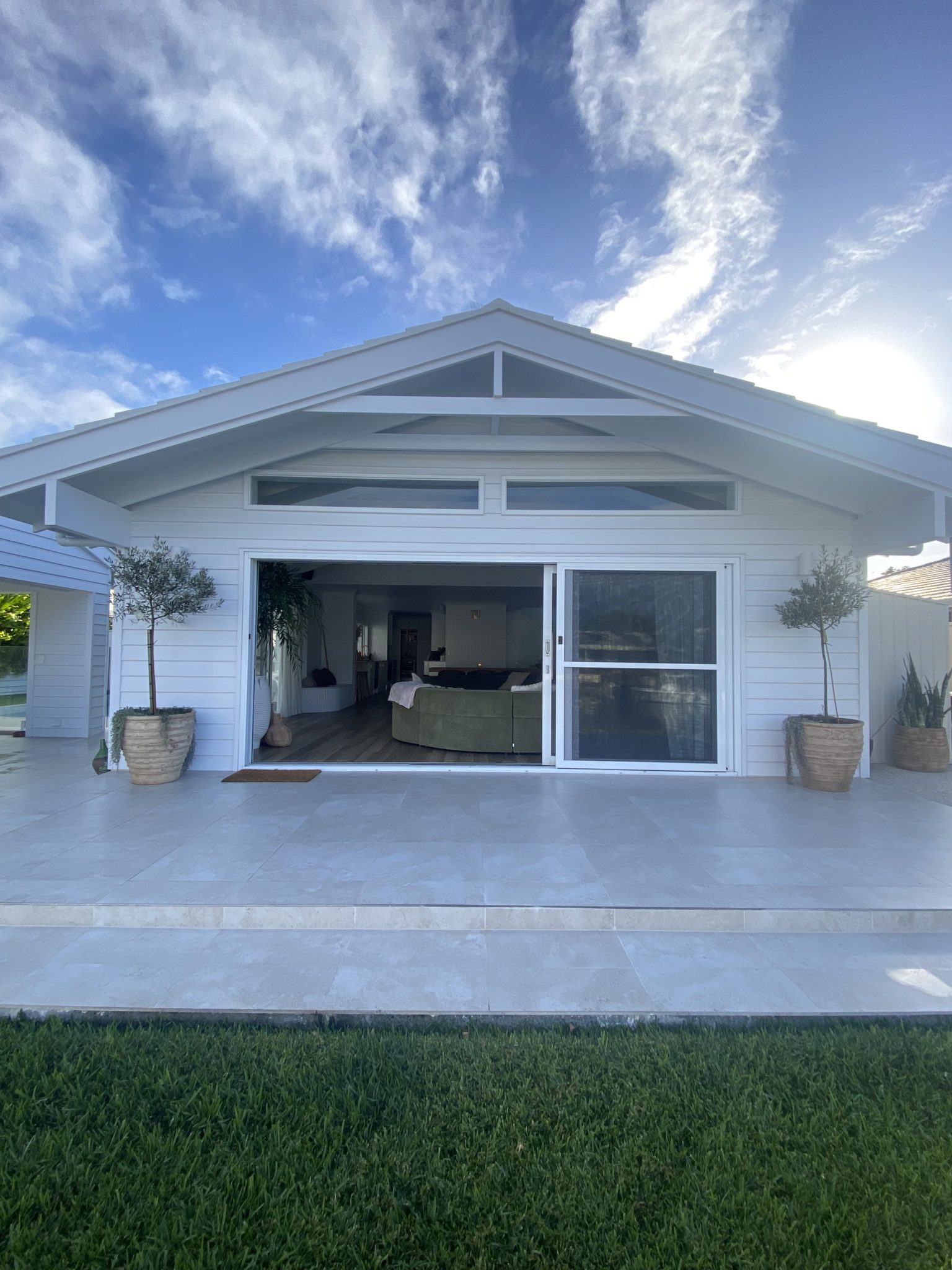 Casa del Arco | Contemporary Coastal Photoshoot Location | Gold Coast, QLD