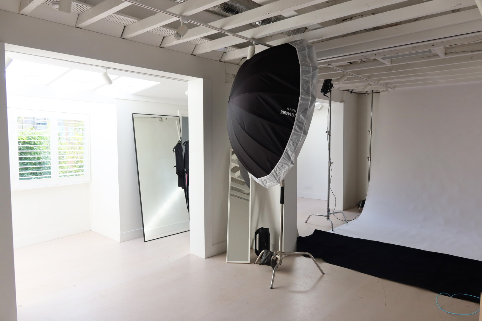 Desordre Studio | Minimalist Shoot Space | Sydney, NSW