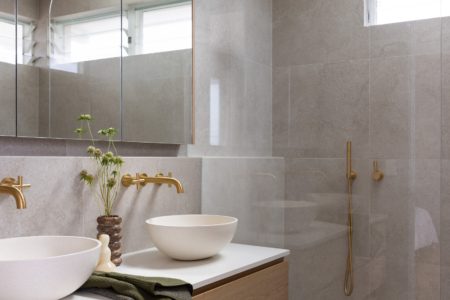 Effortless Australian Coastal | Minimalist Coastal Photoshoot Location | Sydney, NSW