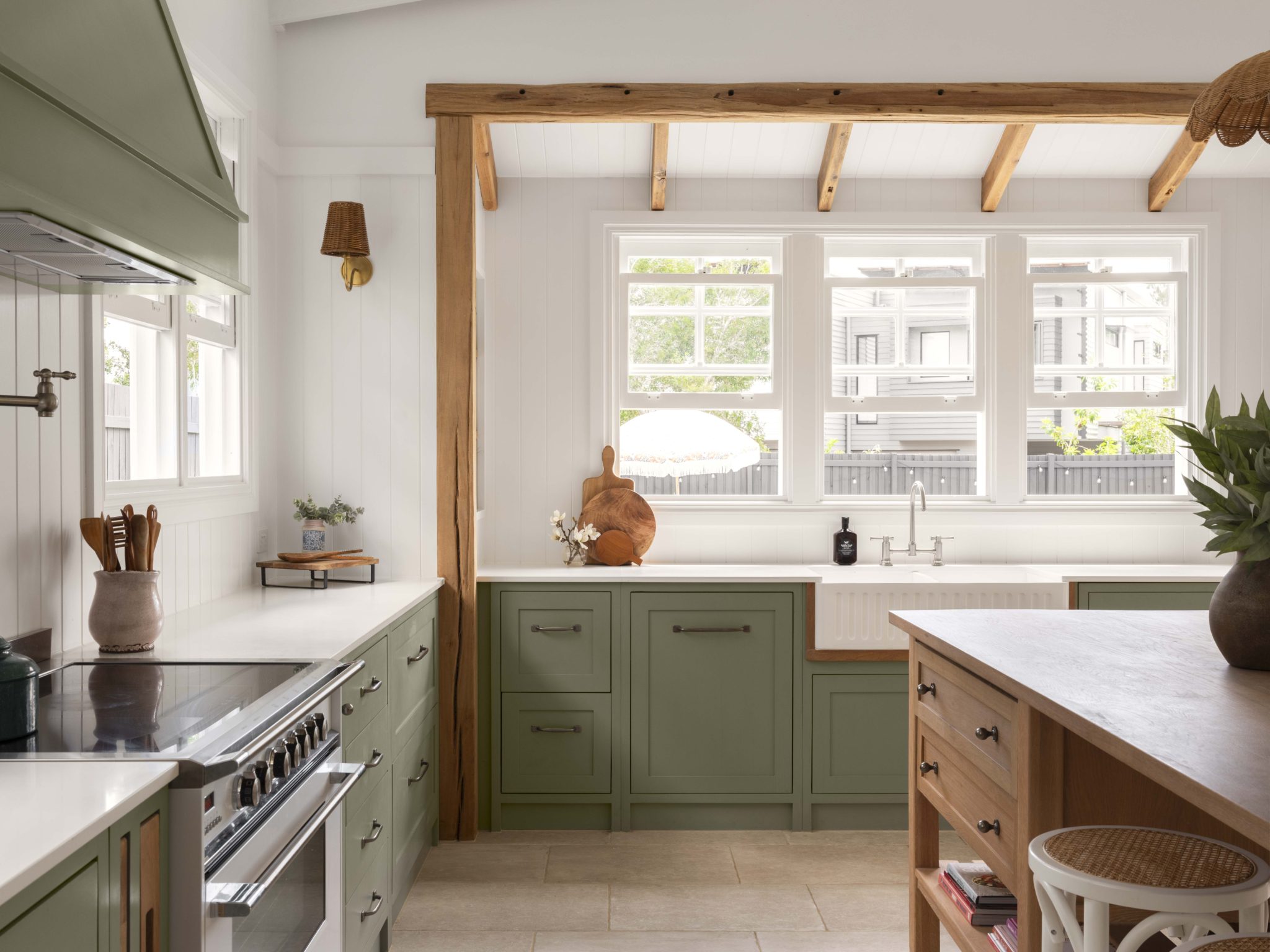 Modern Farmhouse | Light-Filled Shoot Location with Pool | Brisbane, QLD