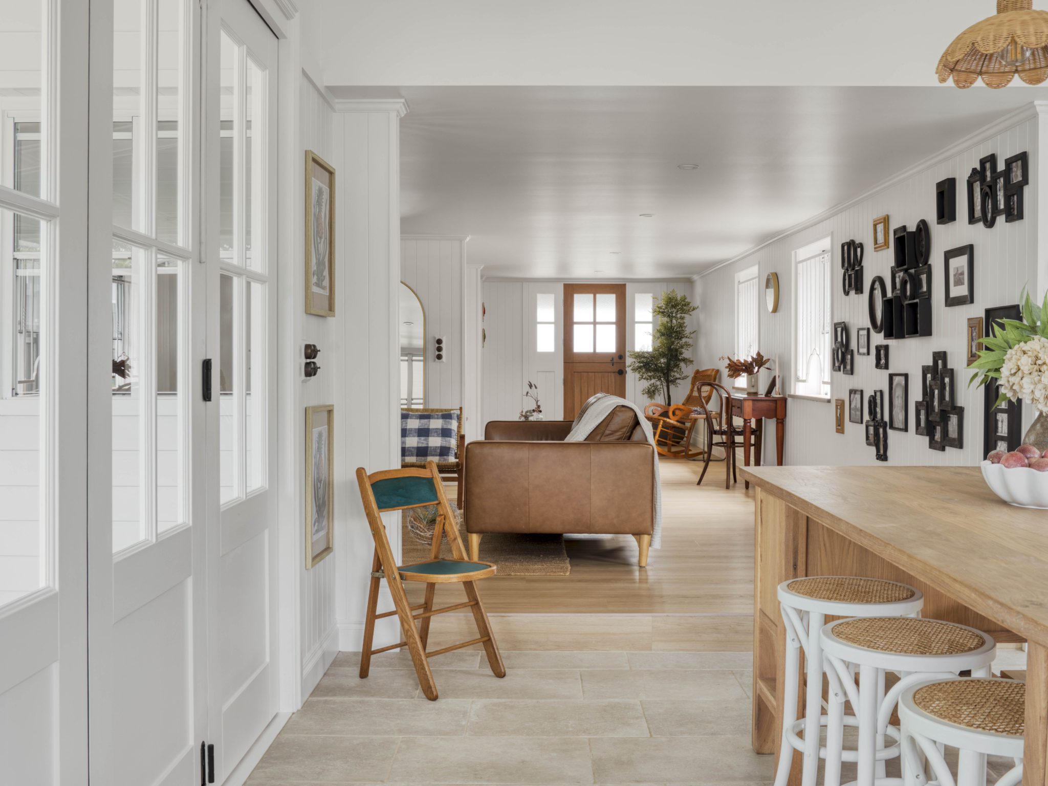 Modern Farmhouse | Light-Filled Shoot Location with Pool | Brisbane, QLD