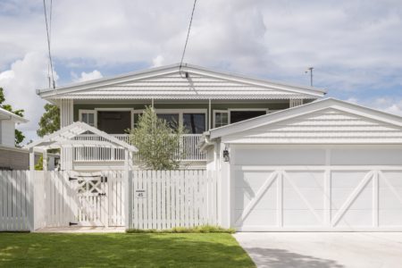 Modern Farmhouse | Light-Filled Shoot Location with Pool | Brisbane, QLD