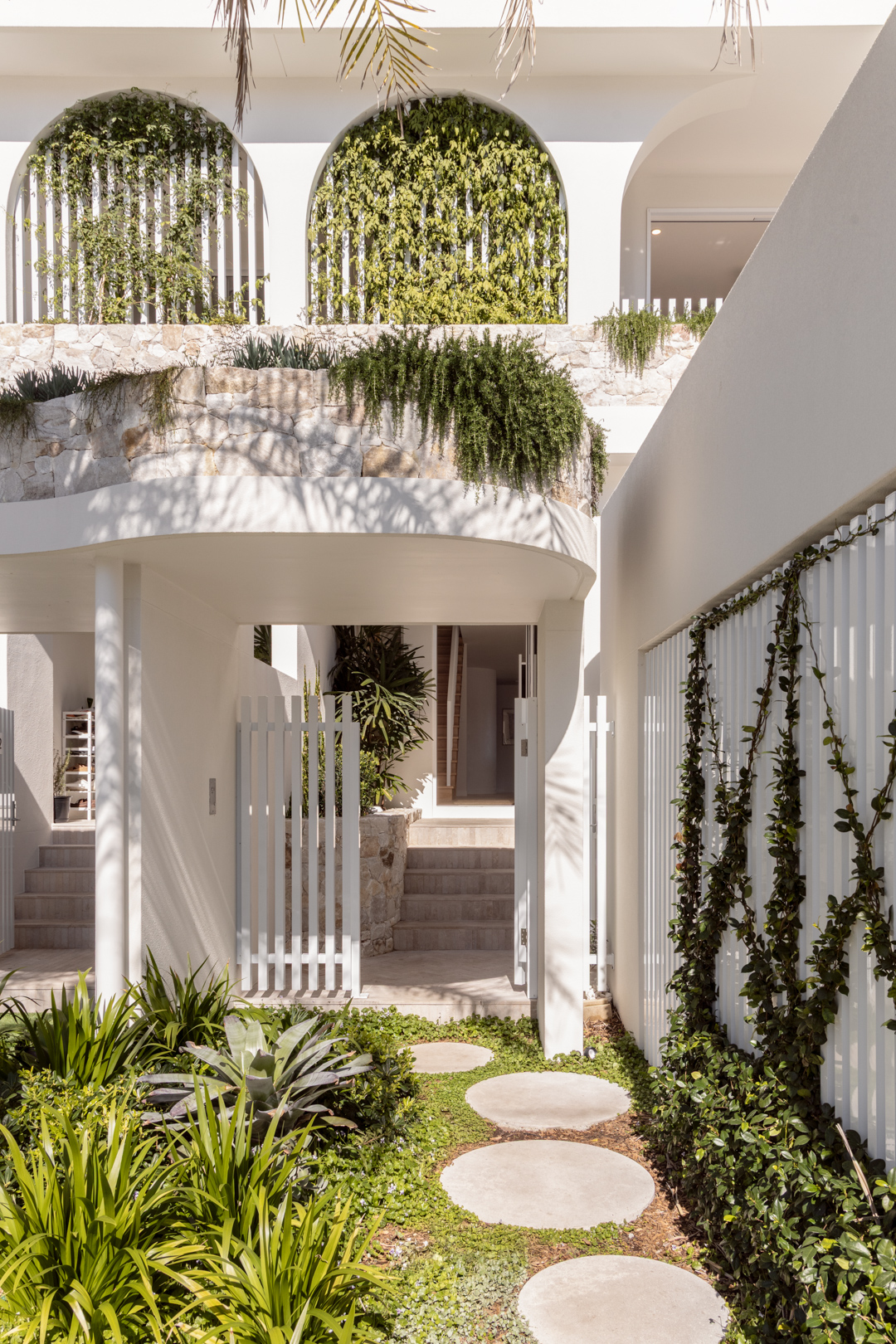 Tides | Modern Minimalist Photoshoot Location | Gold Coast, QLD