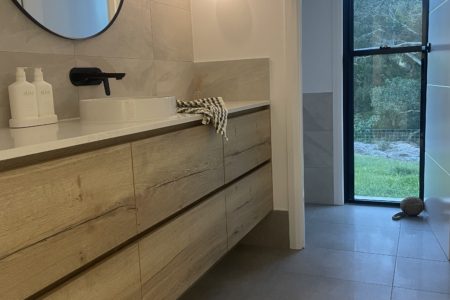 Uralba | Modern Shoot Location with Hill Views | City of Moreton Bay, QLD