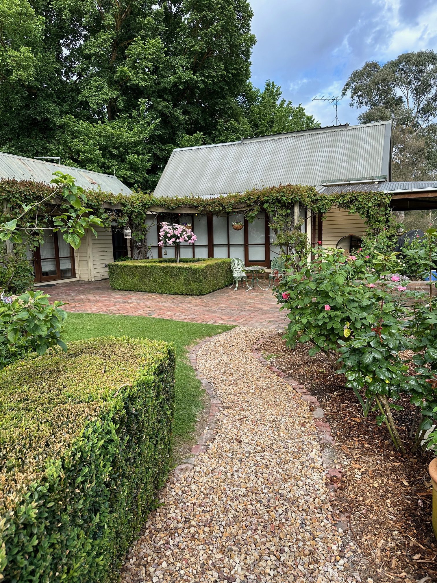 Victorian Miners Cottage | Whimsical Heritage Photoshoot Location | Nutfield, VIC