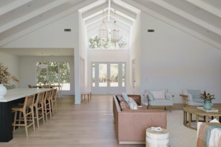 Coastal Acreage Farmhouse BRISBANE I Natural Light Filled Oasis I Pool & Riverside Backdrops