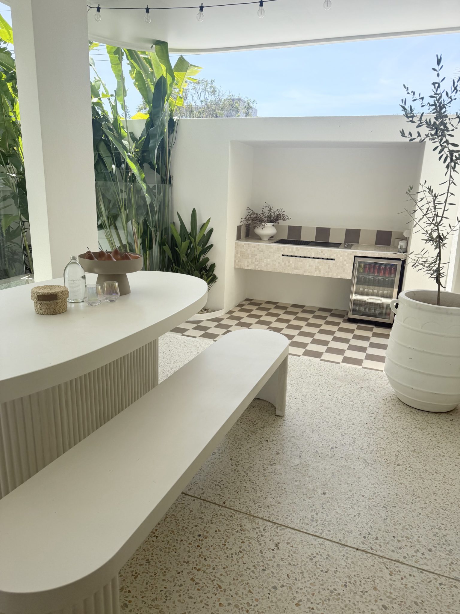 Tides | Modern Minimalist Photoshoot Location | Gold Coast, QLD