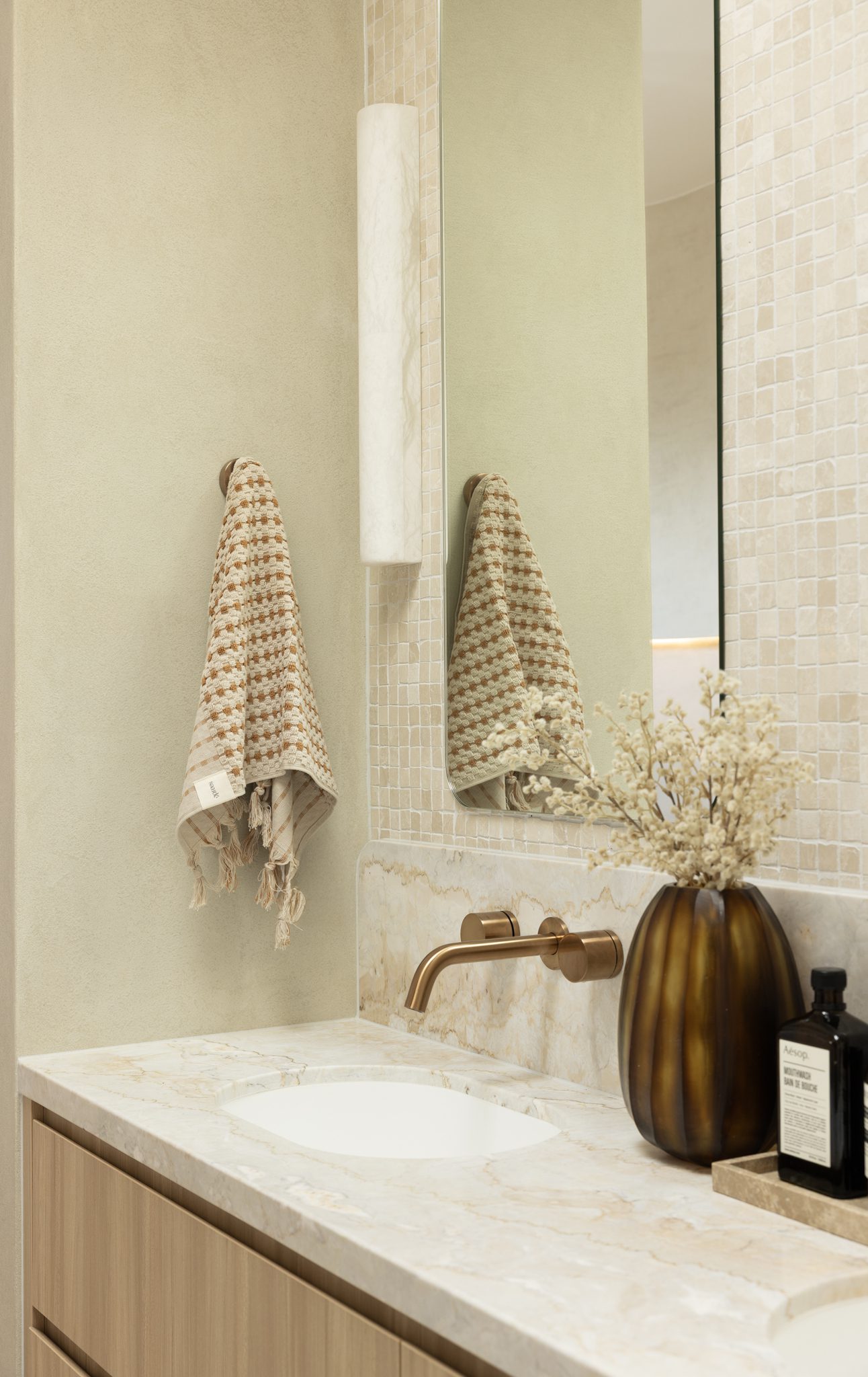 Tides | Modern Minimalist Photoshoot Location | Gold Coast, QLD