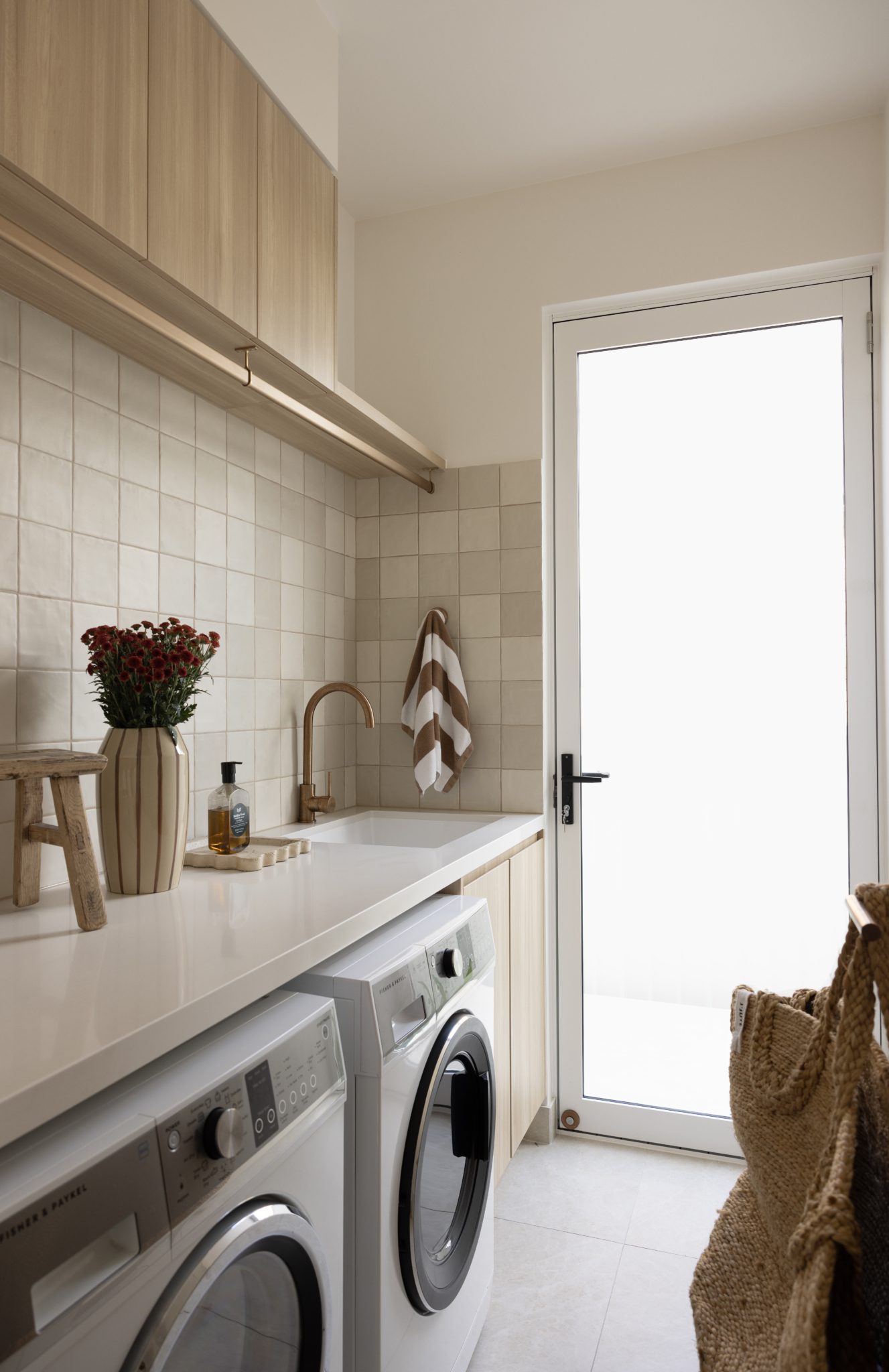 Tides | Modern Minimalist Photoshoot Location | Gold Coast, QLD