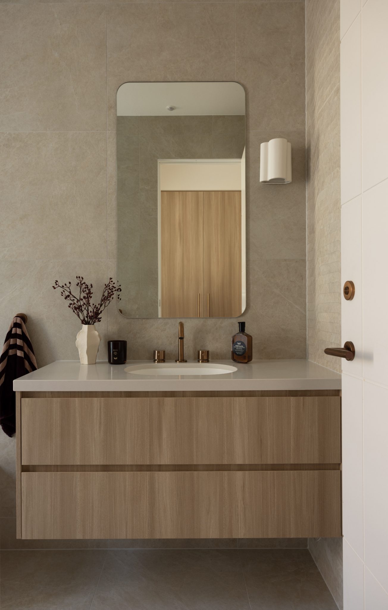 Tides | Modern Minimalist Photoshoot Location | Gold Coast, QLD