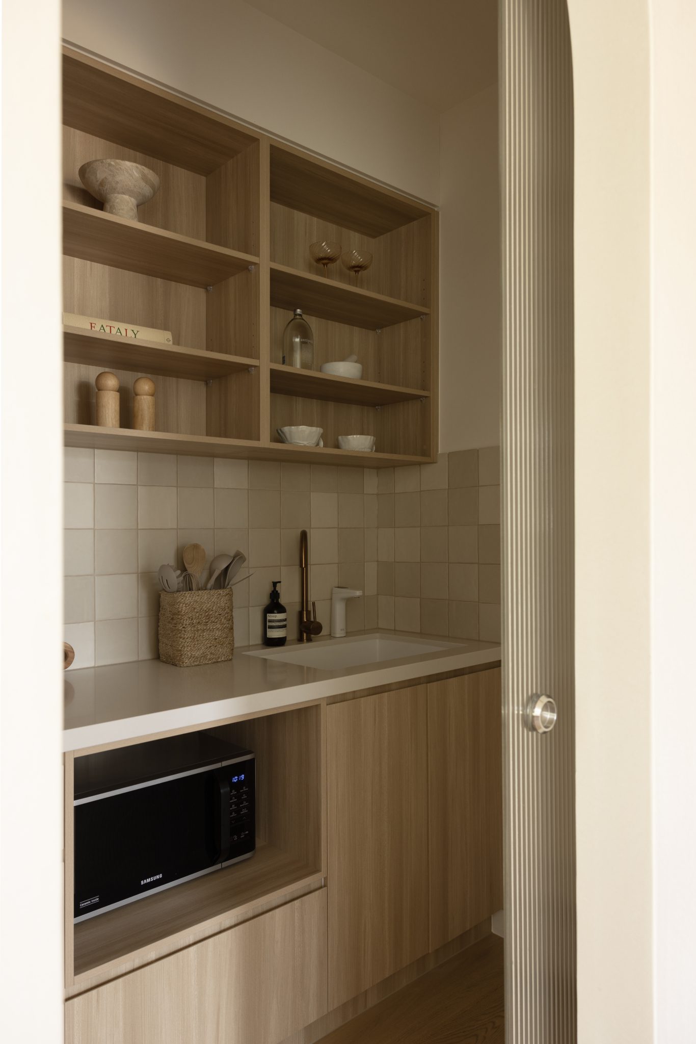 Tides | Modern Minimalist Photoshoot Location | Gold Coast, QLD