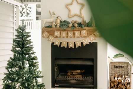 The Coastal Cottage | Christmas-Themed Photoshoot Location | Brisbane, QLD