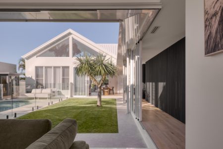 Amora House | Modern Coastal Photoshoot Location | Mermaid Waters, QLD