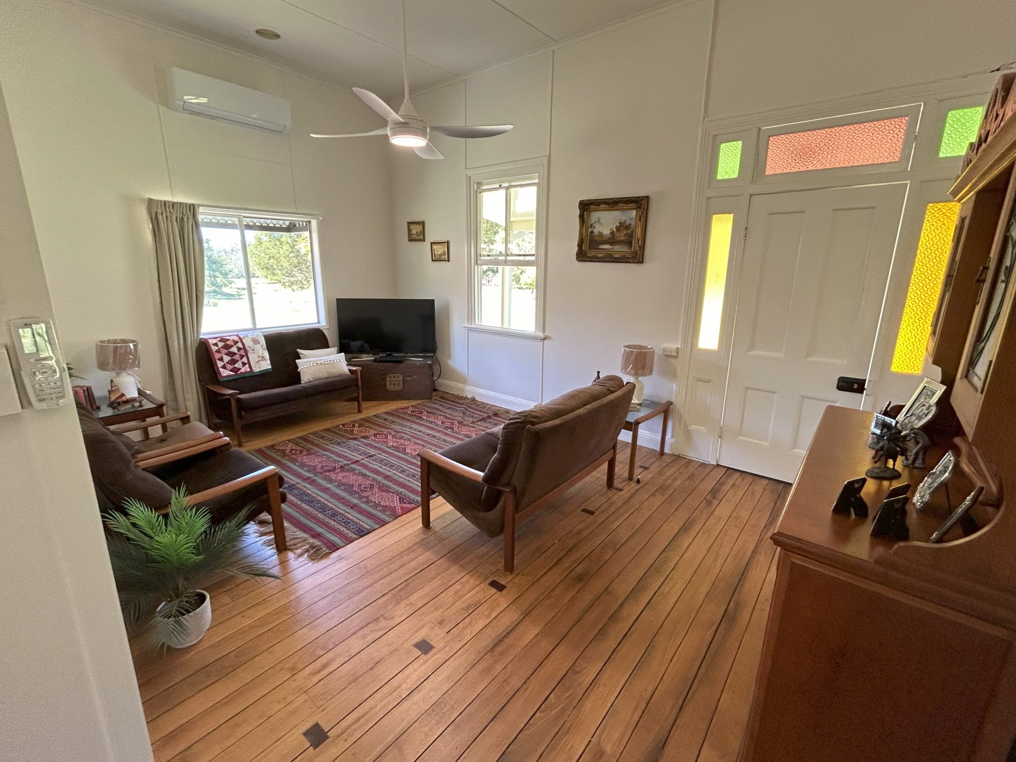 Crystal Creek Park | Traditional Country Farmhouse Shoot Location | Upper Crystal Creek, NSW