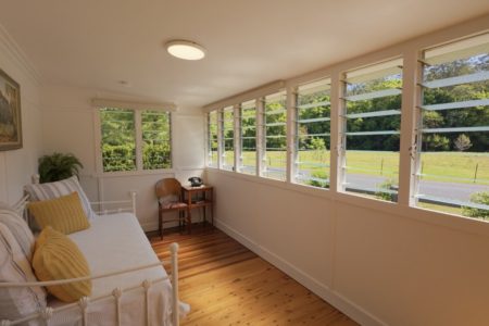 Crystal Creek Park | Traditional Country Farmhouse Shoot Location | Upper Crystal Creek, NSW