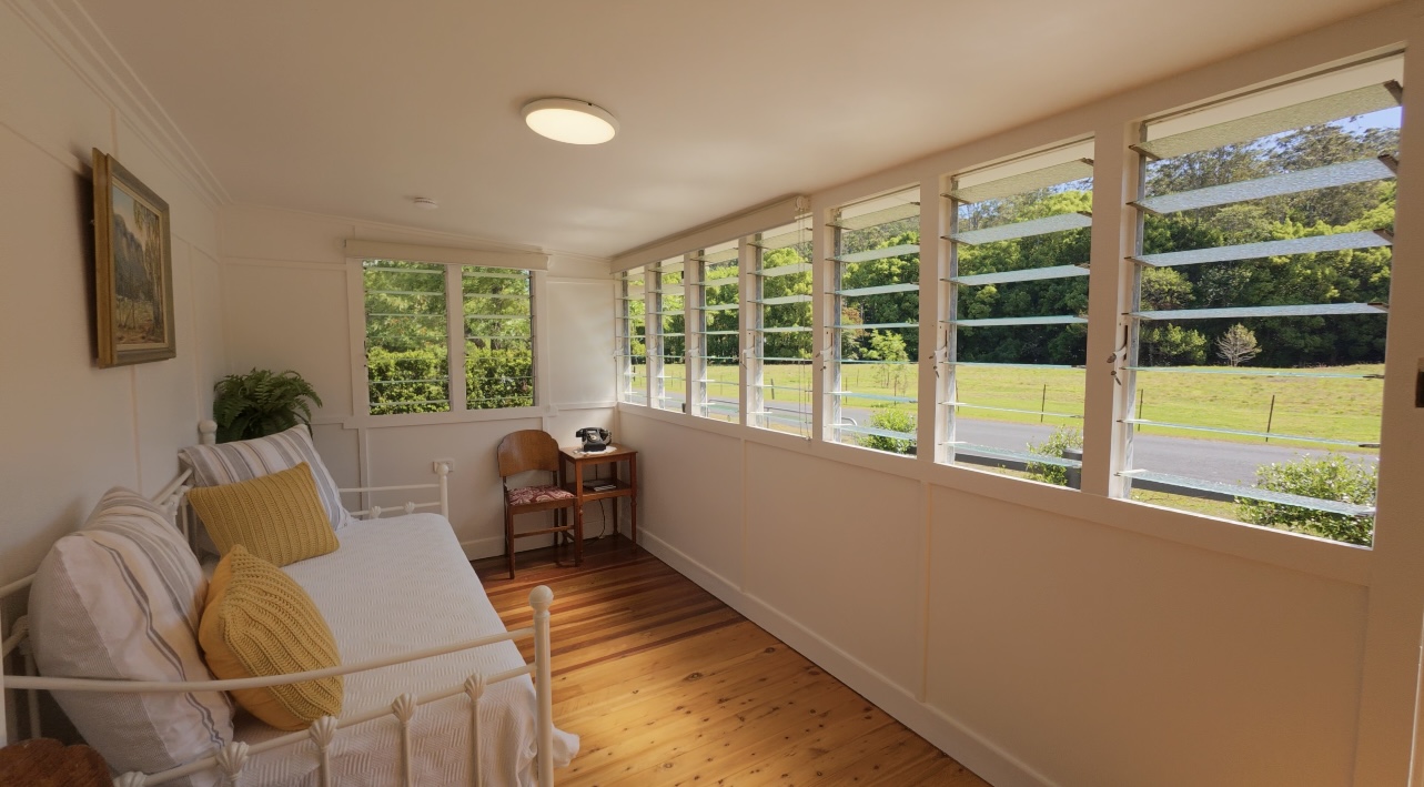 Crystal Creek Park | Traditional Country Farmhouse Shoot Location | Upper Crystal Creek, NSW