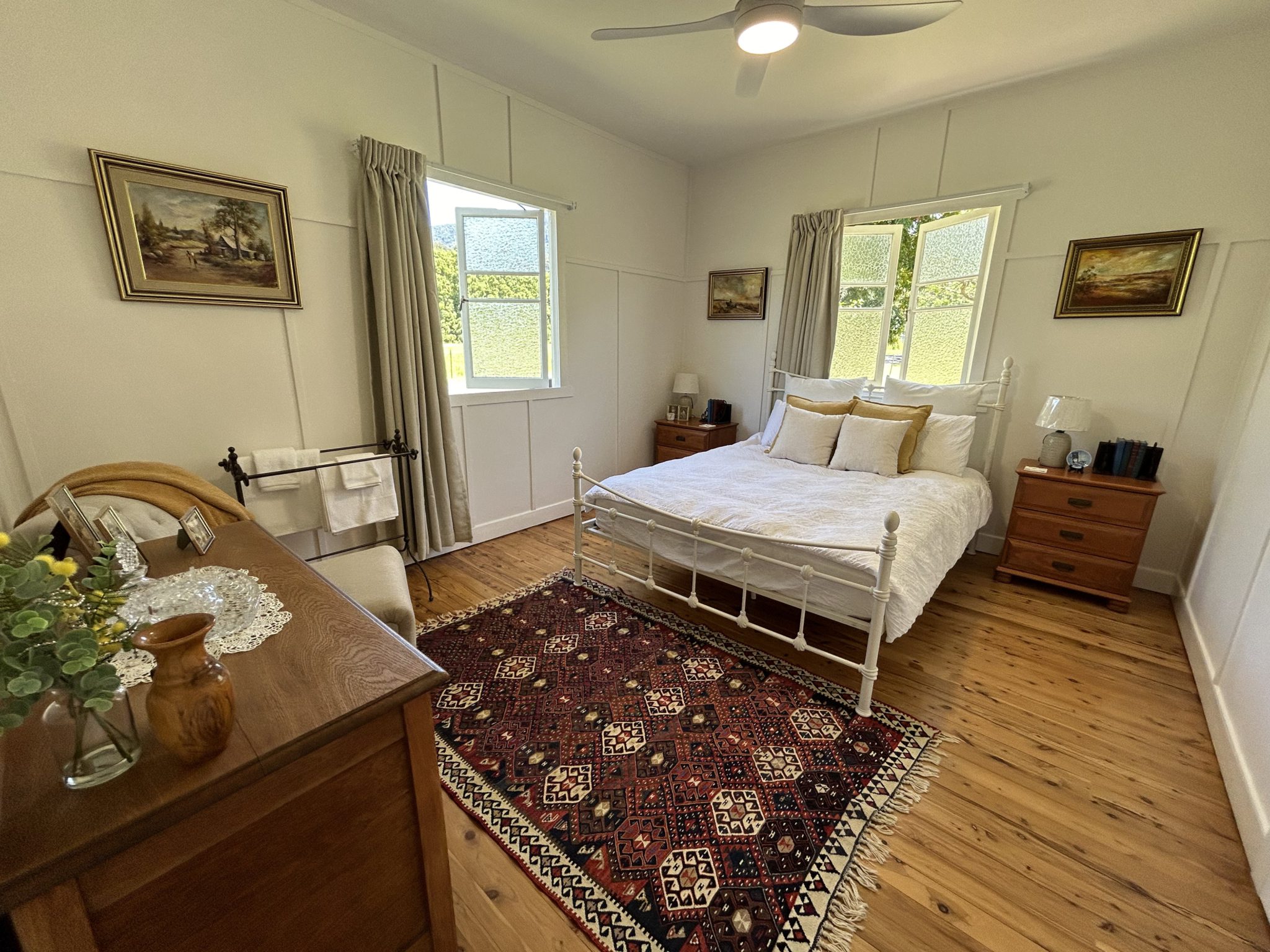 Crystal Creek Park | Traditional Country Farmhouse Shoot Location | Upper Crystal Creek, NSW