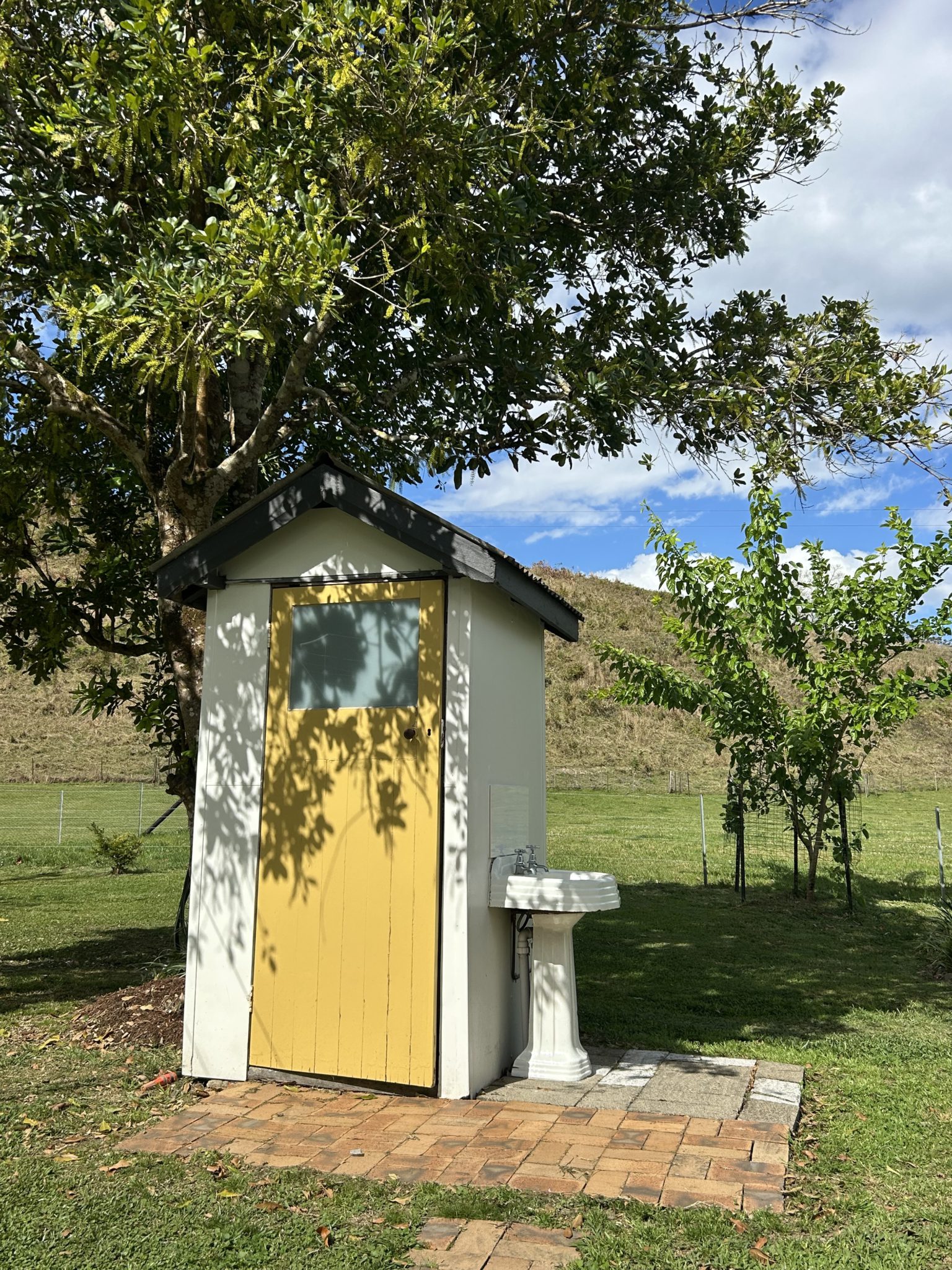 Crystal Creek Park | Traditional Country Farmhouse Shoot Location | Upper Crystal Creek, NSW