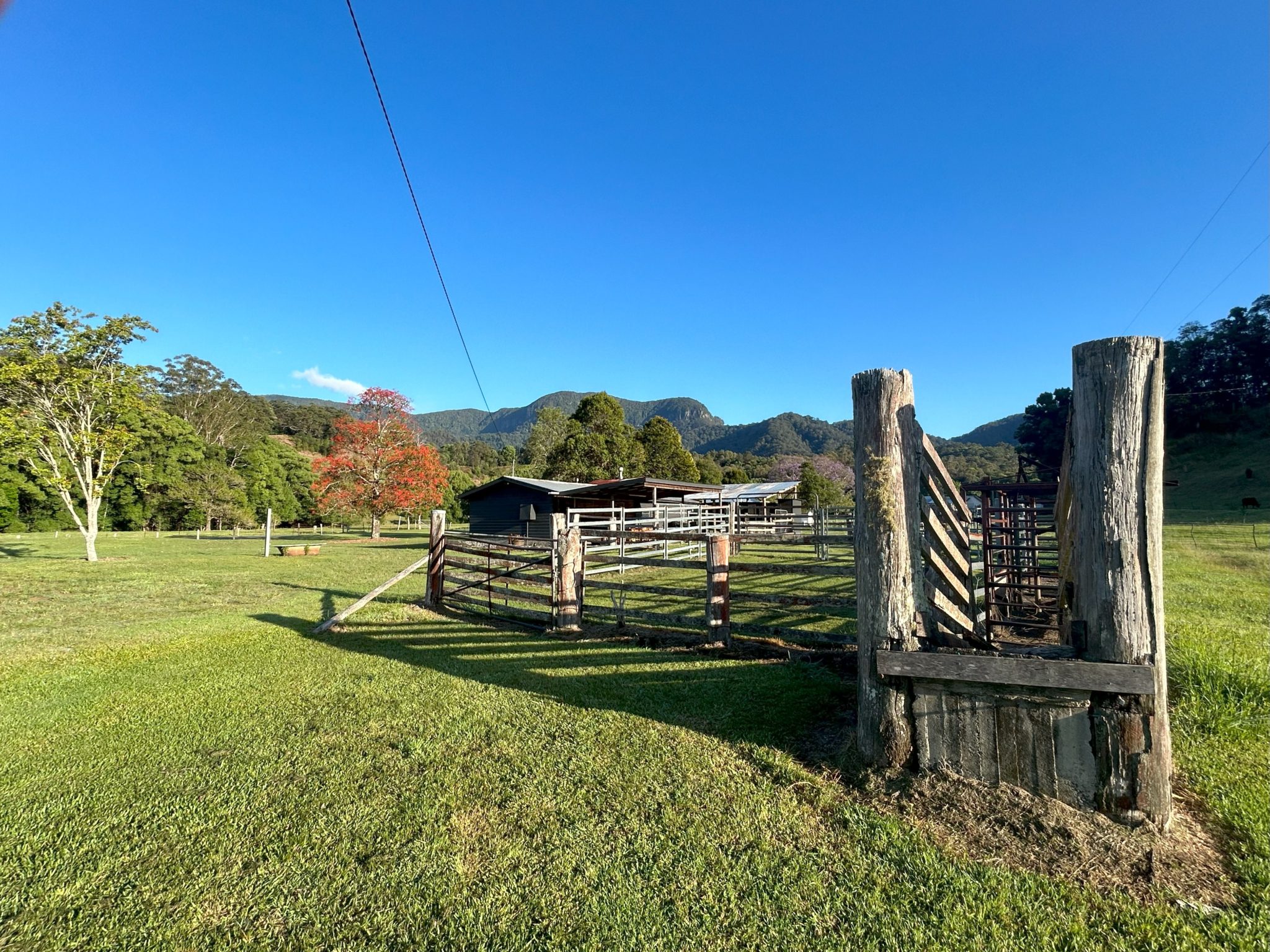 Crystal Creek Park | Traditional Country Farmhouse Shoot Location | Upper Crystal Creek, NSW