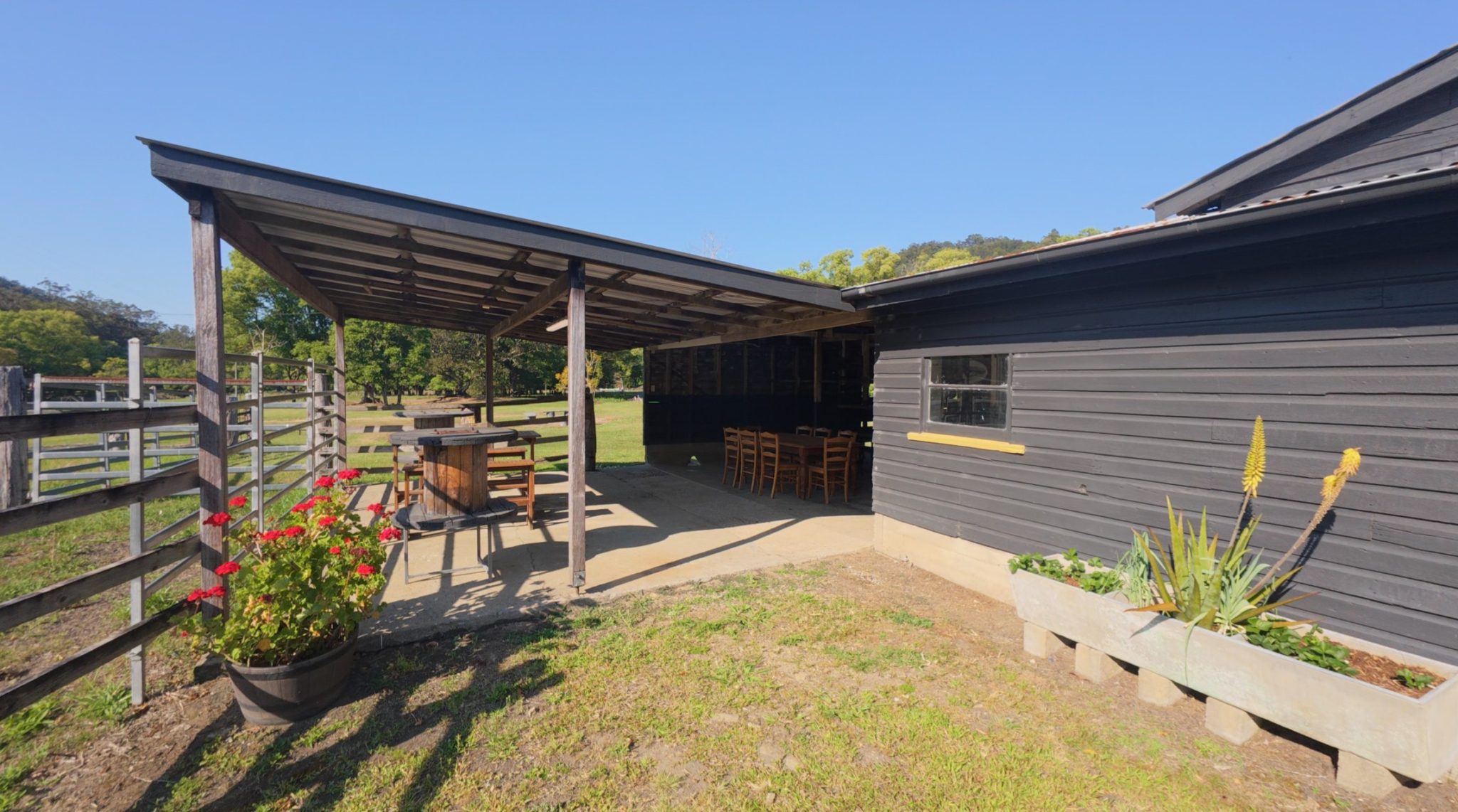 Crystal Creek Park | Traditional Country Farmhouse Shoot Location | Upper Crystal Creek, NSW