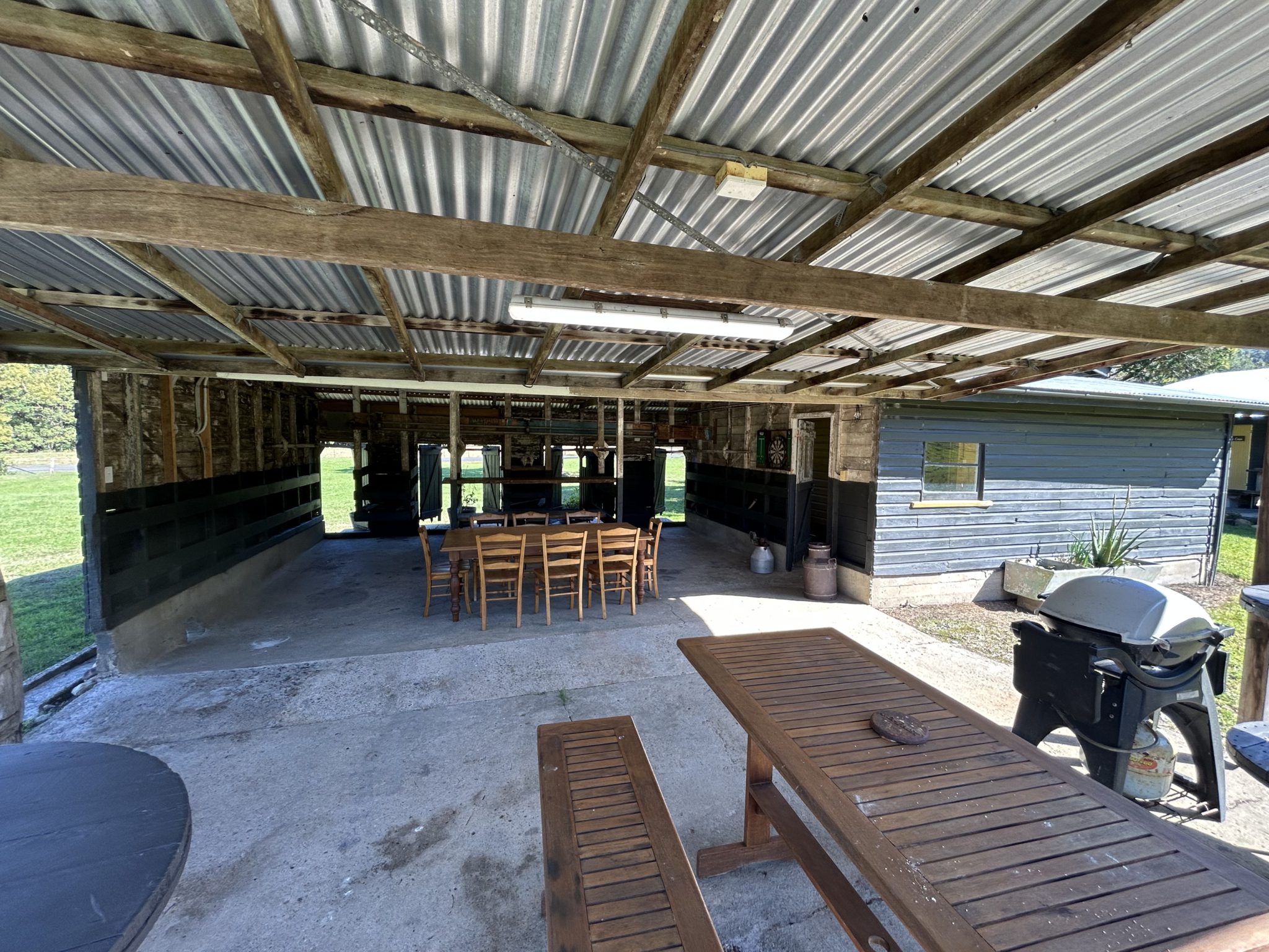 Crystal Creek Park | Traditional Country Farmhouse Shoot Location | Upper Crystal Creek, NSW