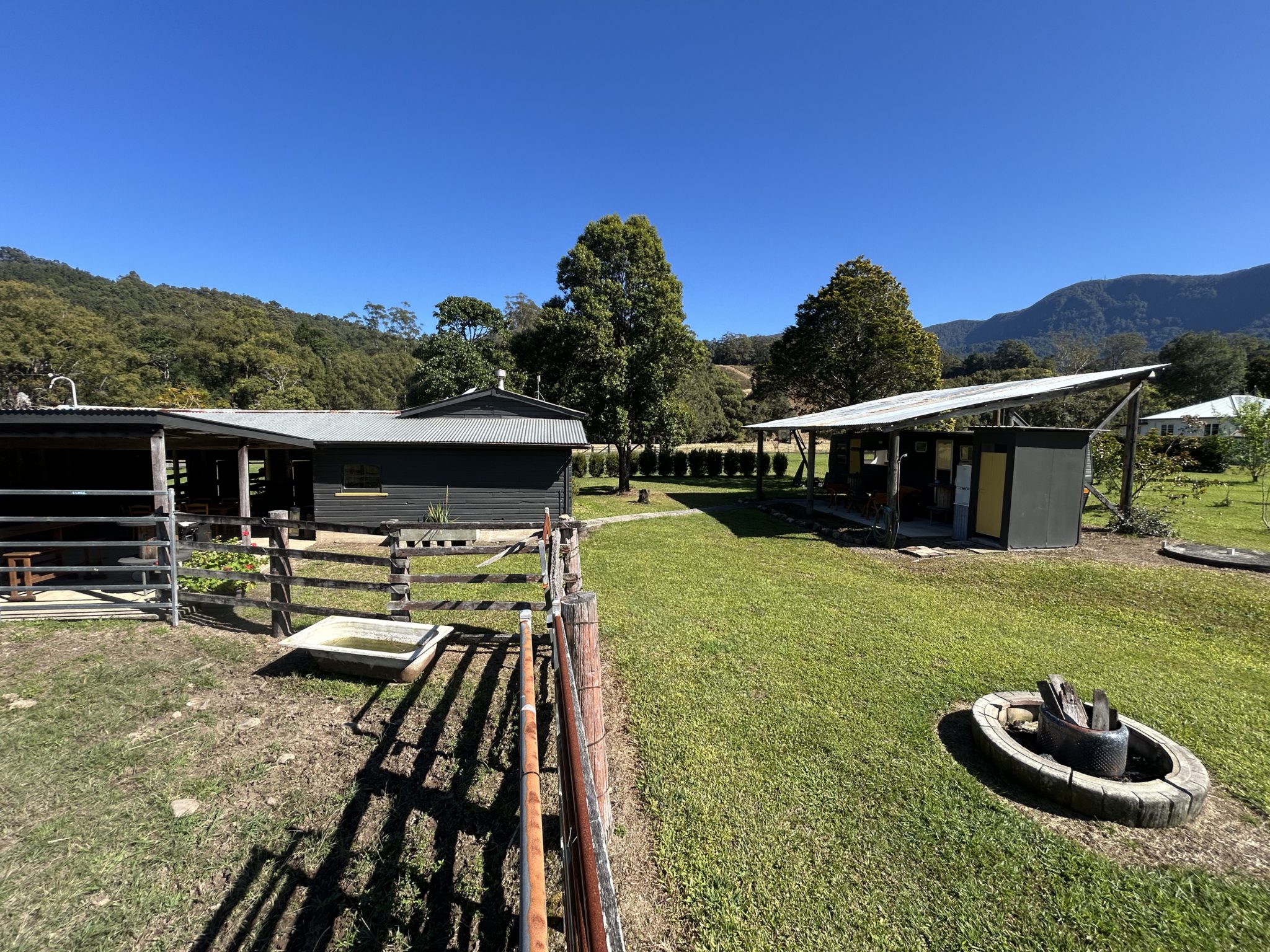 Crystal Creek Park | Traditional Country Farmhouse Shoot Location | Upper Crystal Creek, NSW