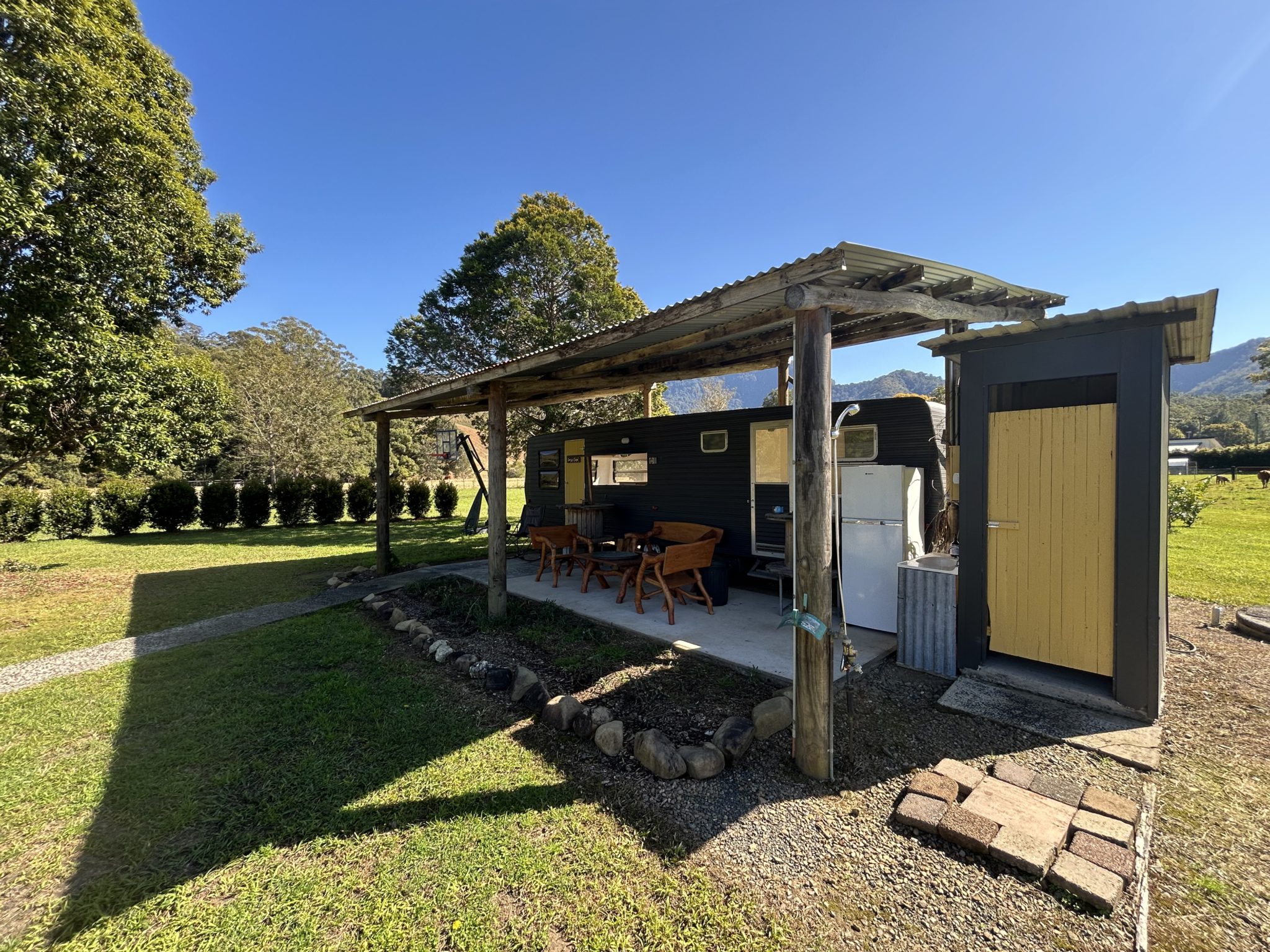 Crystal Creek Park | Traditional Country Farmhouse Shoot Location | Upper Crystal Creek, NSW