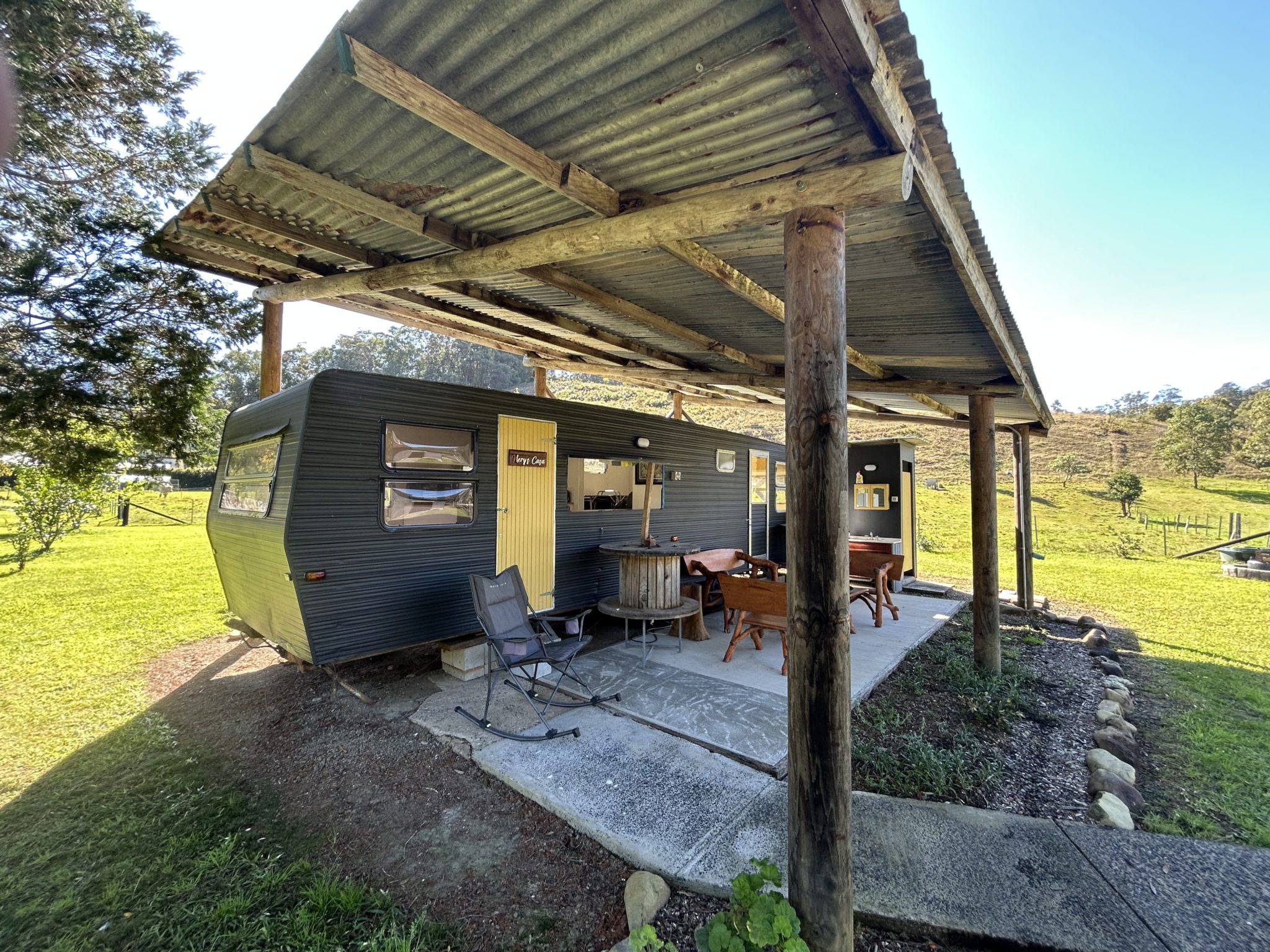 Crystal Creek Park | Traditional Country Farmhouse Shoot Location | Upper Crystal Creek, NSW