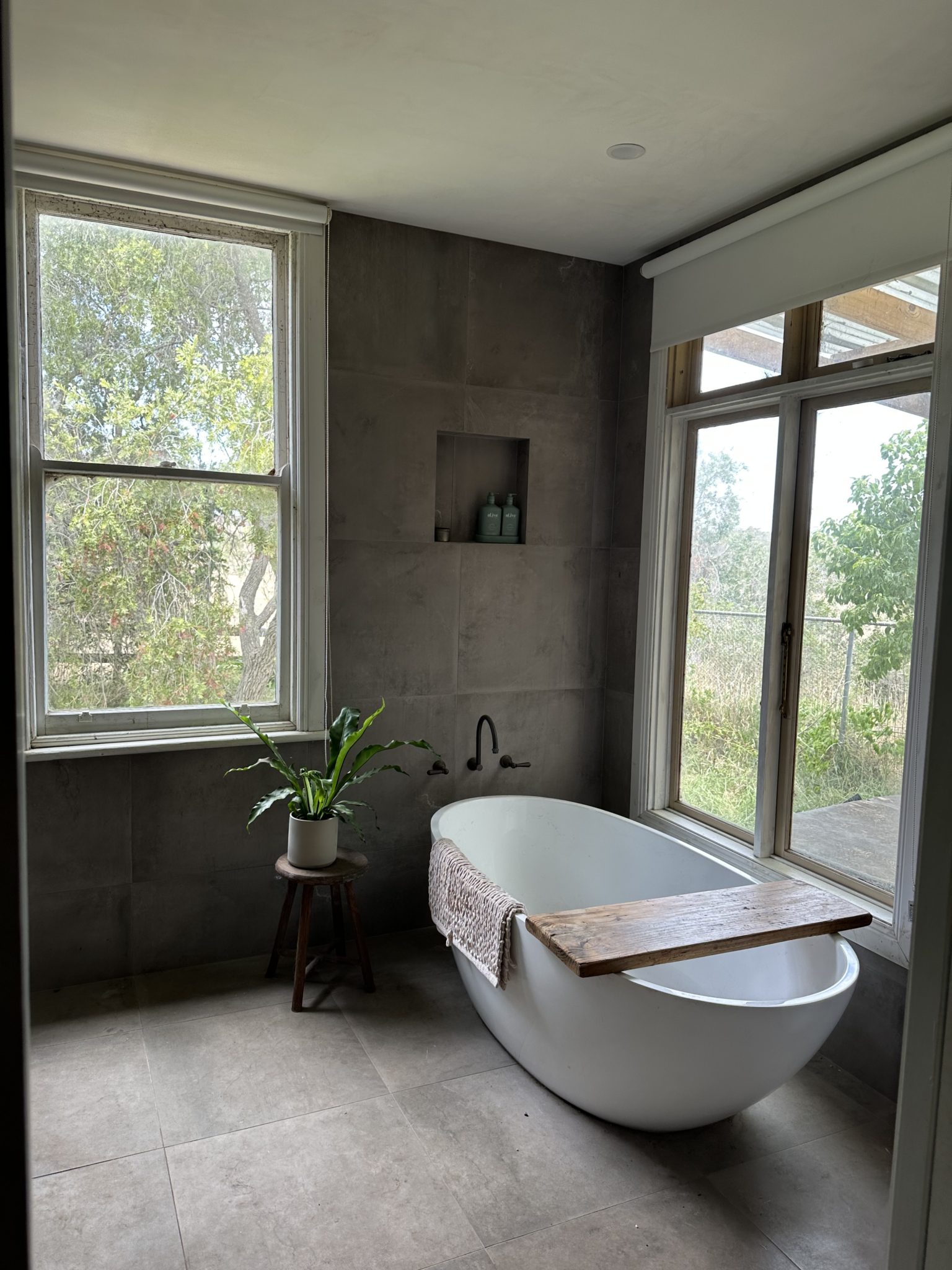 Plumfield Farm | Rustic Farmhouse & Shearing Shed Photoshoot Location | Burnbank, VIC