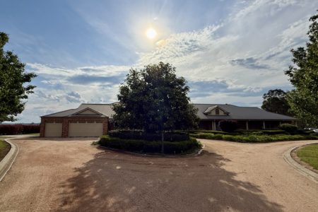The Willows | Heritage Cottage Shoot Location | Wollondilly, NSW