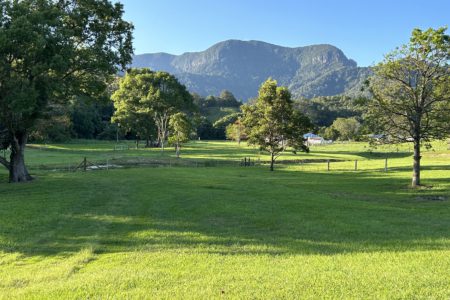 Crystal Creek Park | Traditional Country Farmhouse Shoot Location | Upper Crystal Creek, NSW