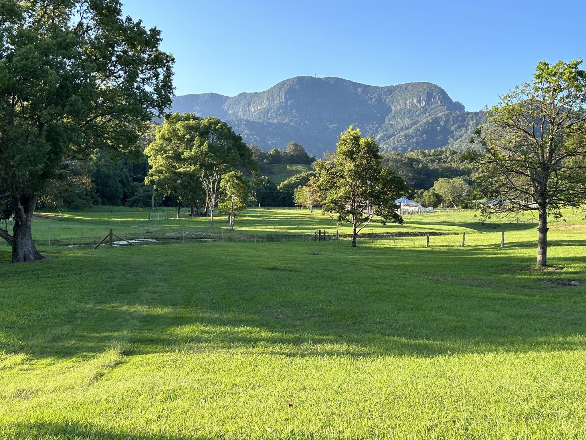 Crystal Creek Park | Traditional Country Farmhouse Shoot Location | Upper Crystal Creek, NSW