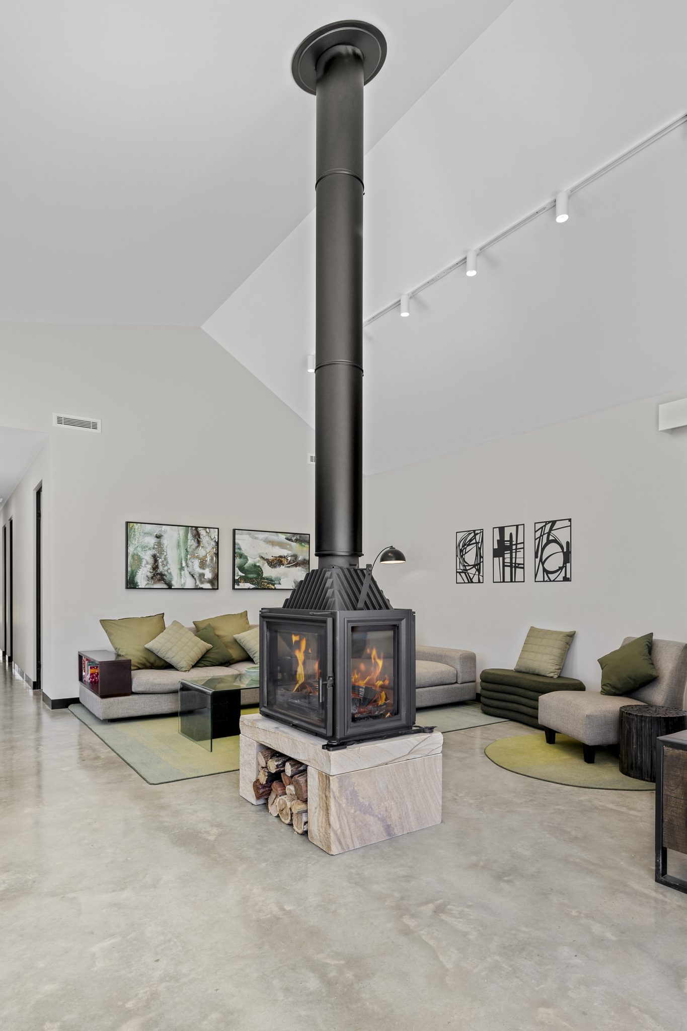 Contemporary Minimalist Shoot Location | Blue Mountains, NSW