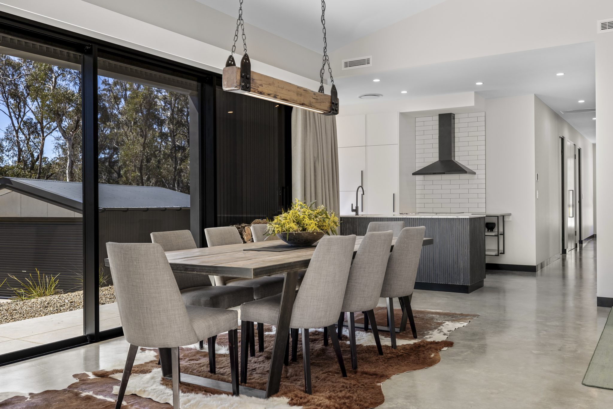 Contemporary Minimalist Shoot Location | Blue Mountains, NSW