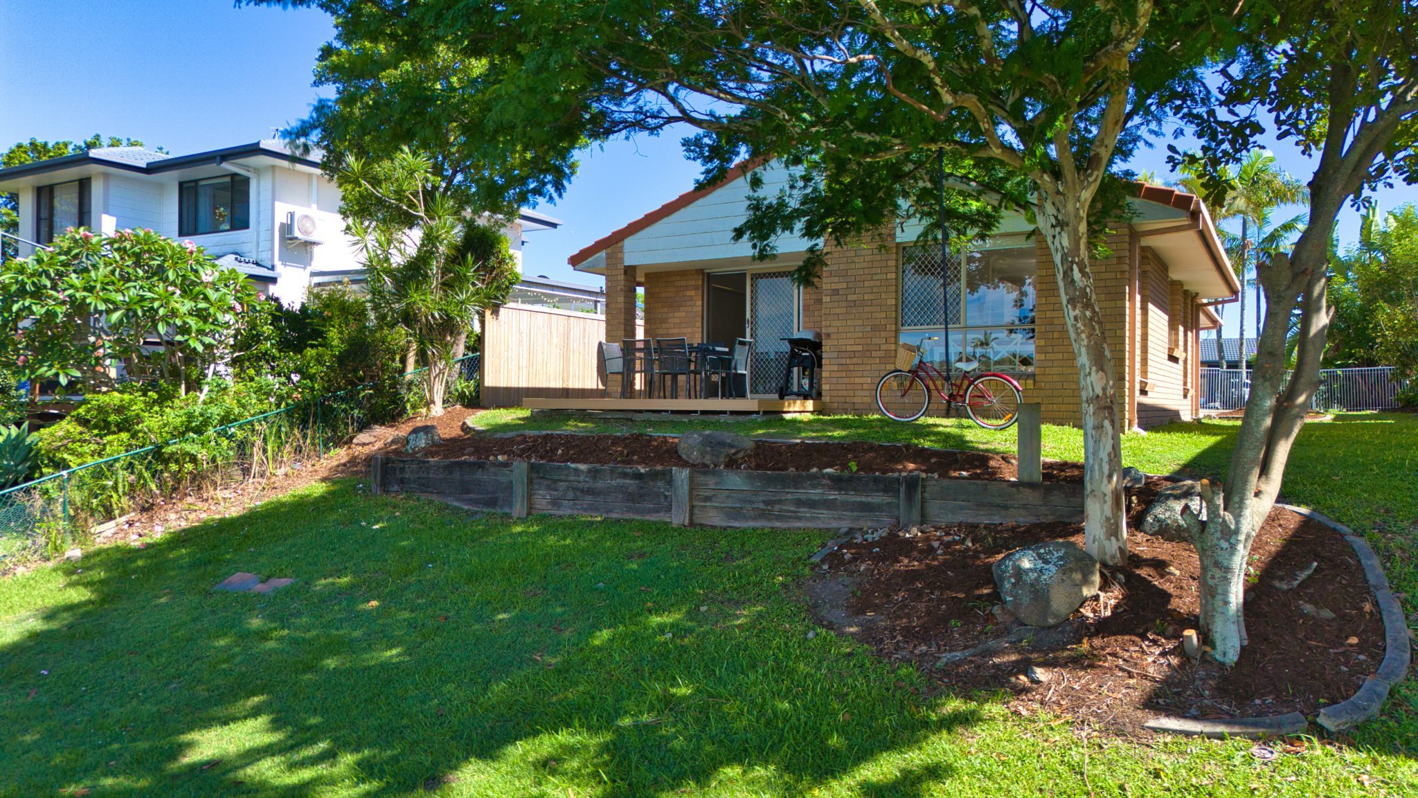 Lakeside Escape | Minimalist Waterfront Photoshoot Location | Gold Coast, QLD