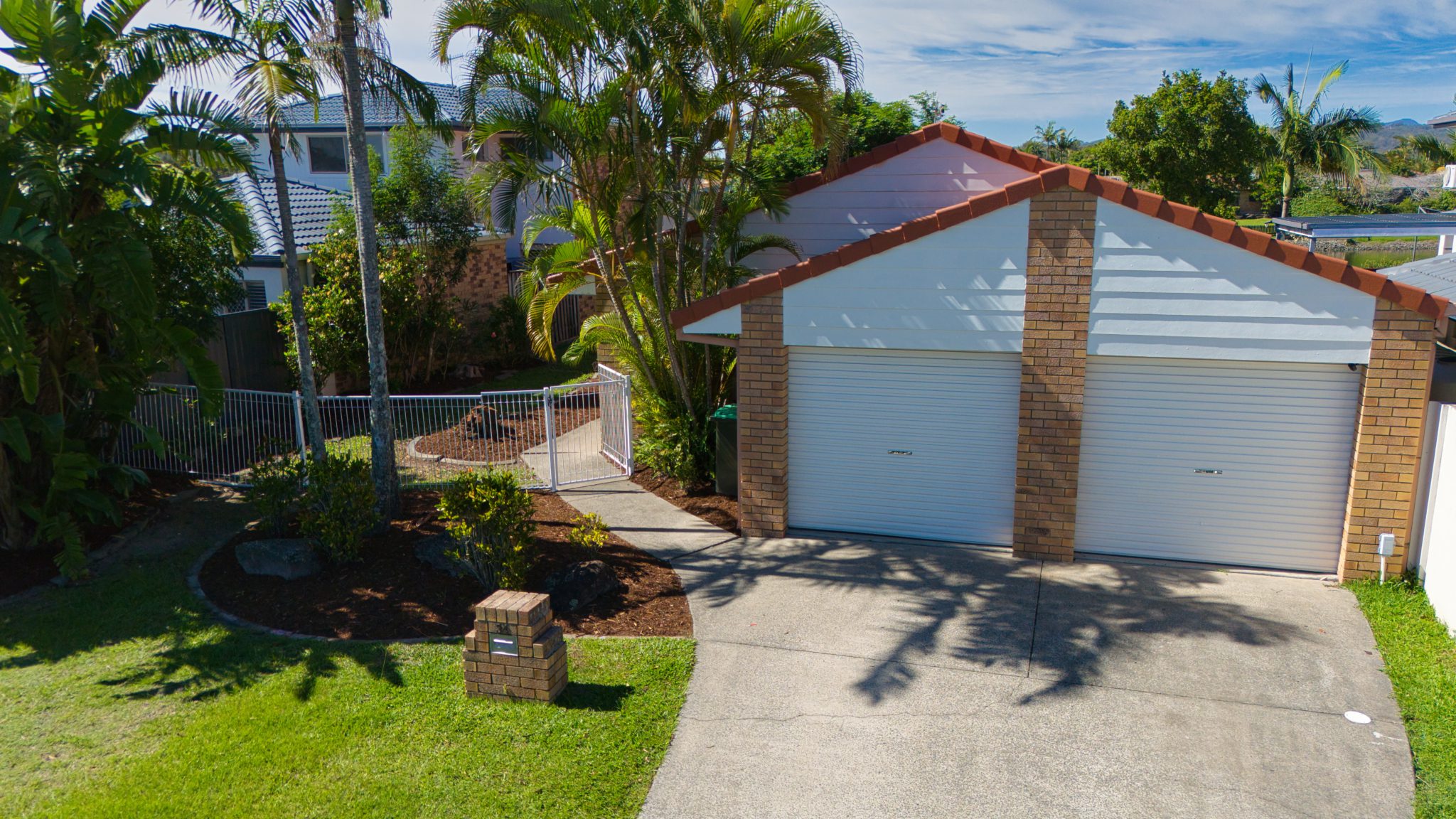 Lakeside Escape | Minimalist Waterfront Photoshoot Location | Gold Coast, QLD