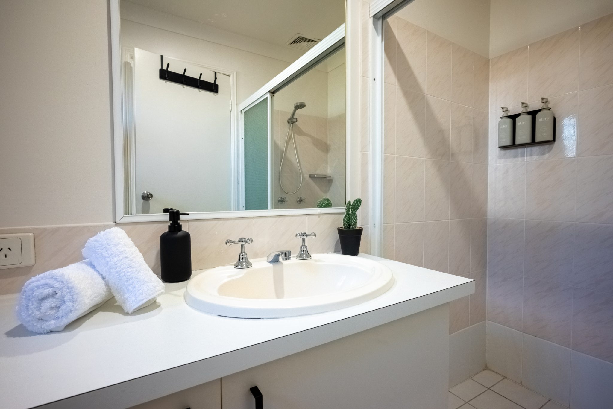 Lakeside Escape | Minimalist Waterfront Photoshoot Location | Gold Coast, QLD