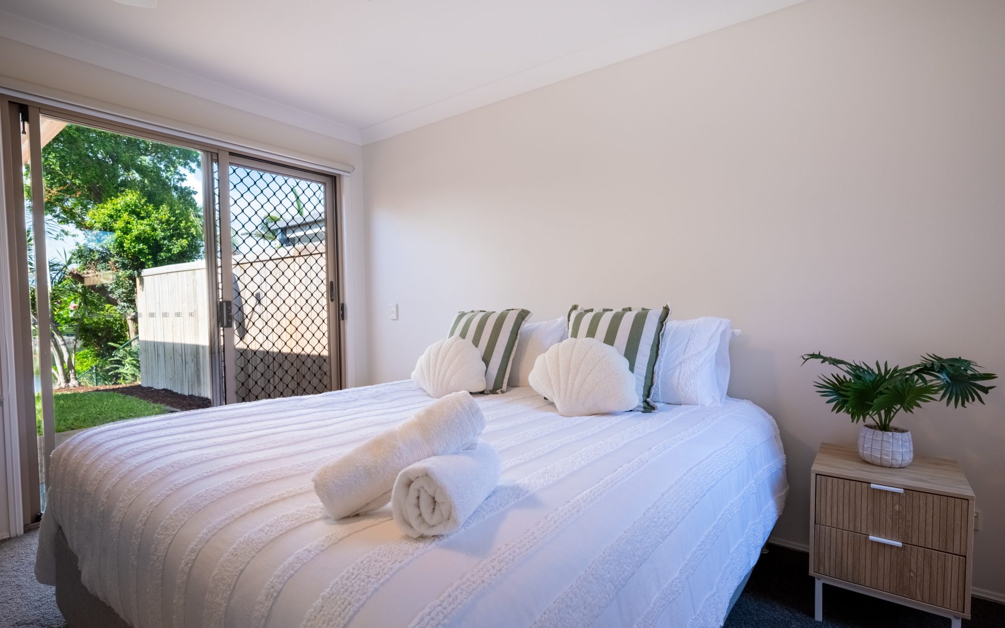 Lakeside Escape | Minimalist Waterfront Photoshoot Location | Gold Coast, QLD