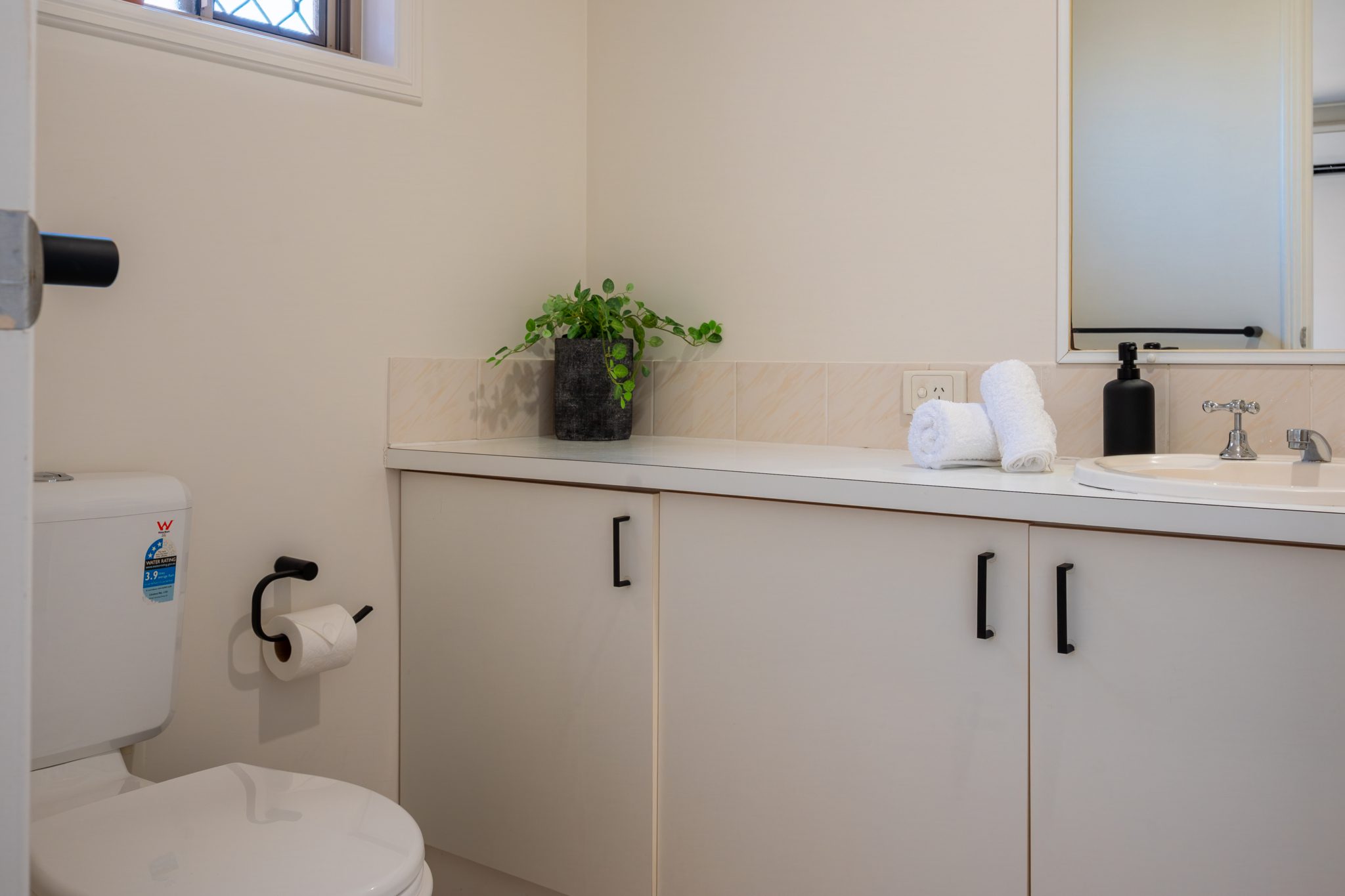 Lakeside Escape | Minimalist Waterfront Photoshoot Location | Gold Coast, QLD