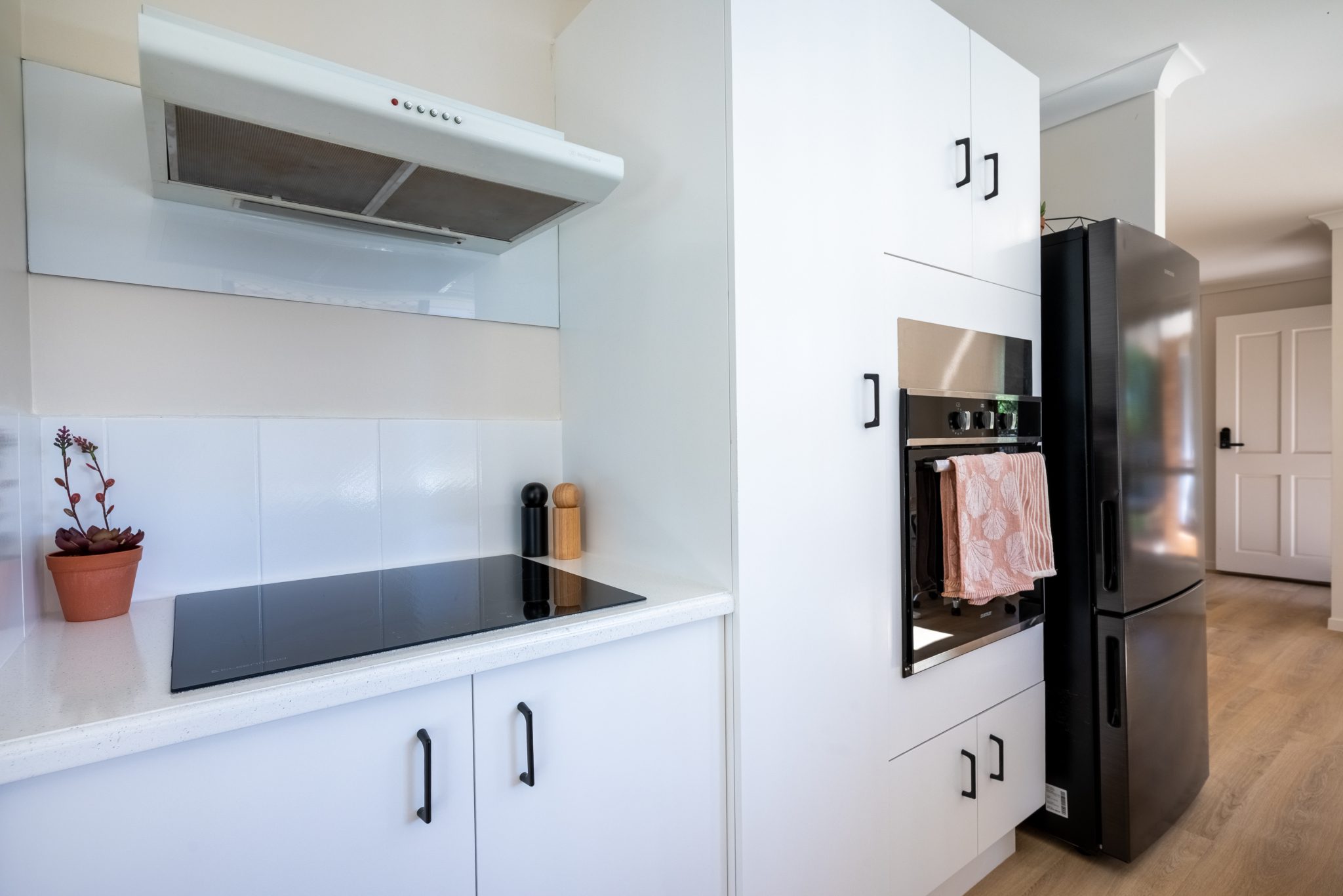 Lakeside Escape | Minimalist Waterfront Photoshoot Location | Gold Coast, QLD