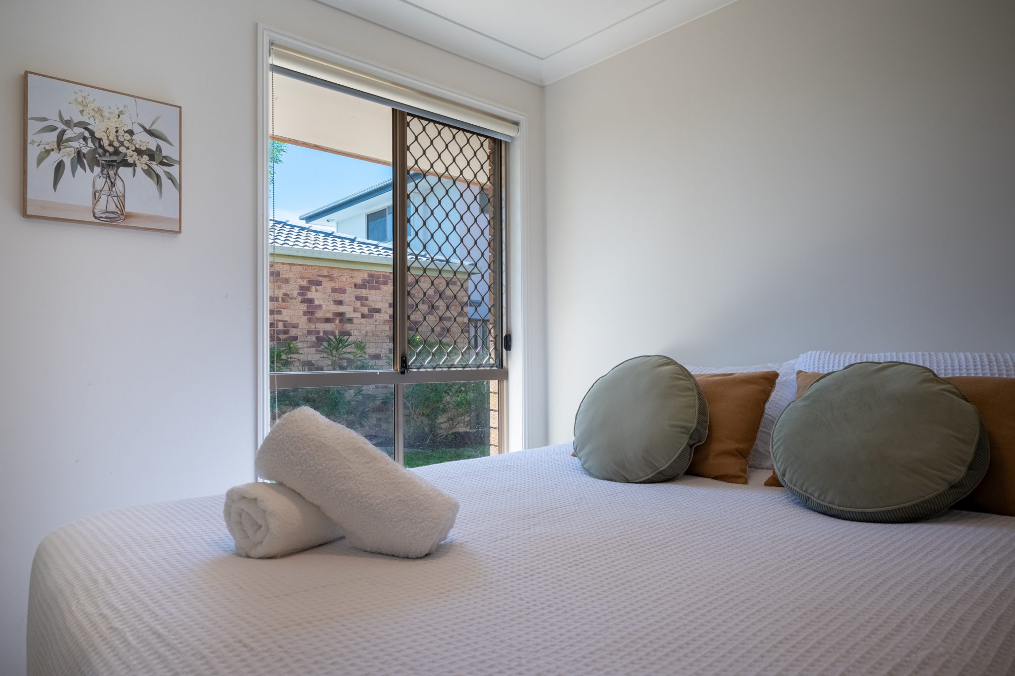 Lakeside Escape | Minimalist Waterfront Photoshoot Location | Gold Coast, QLD